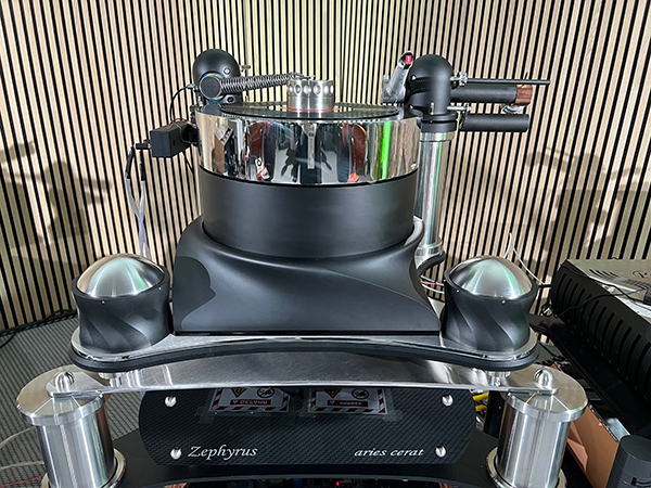  052324.munich.Aries Cerat Pandora turntable FRONT.jpg